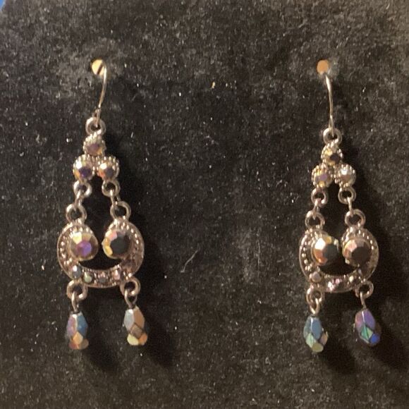 Guntone Metal AB Purple Crystal Pierced Earrings - Picture 1 of 6